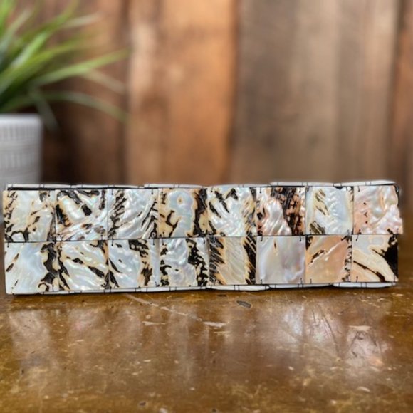 Shell Clutch - Rare Statement Piece - Picture 6 of 11